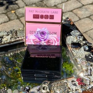 PAT MCGRATH SKINFETISH DIVINE GLOW HIGHLIGHTER, GOLDEN MOONLIGHT